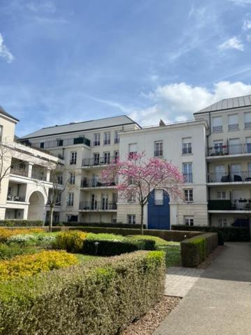 Family Stay - Steps From Disneyland Serris Zewnętrze zdjęcie
